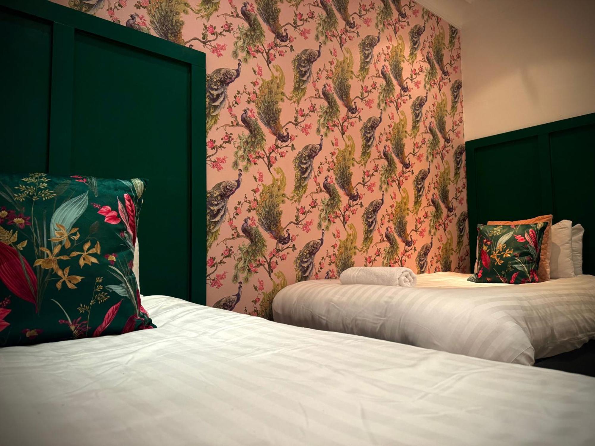 Sleeps10-Parking-Garden-Hottub-Petfriendly Villa แบล็คพูล ภายนอก รูปภาพ