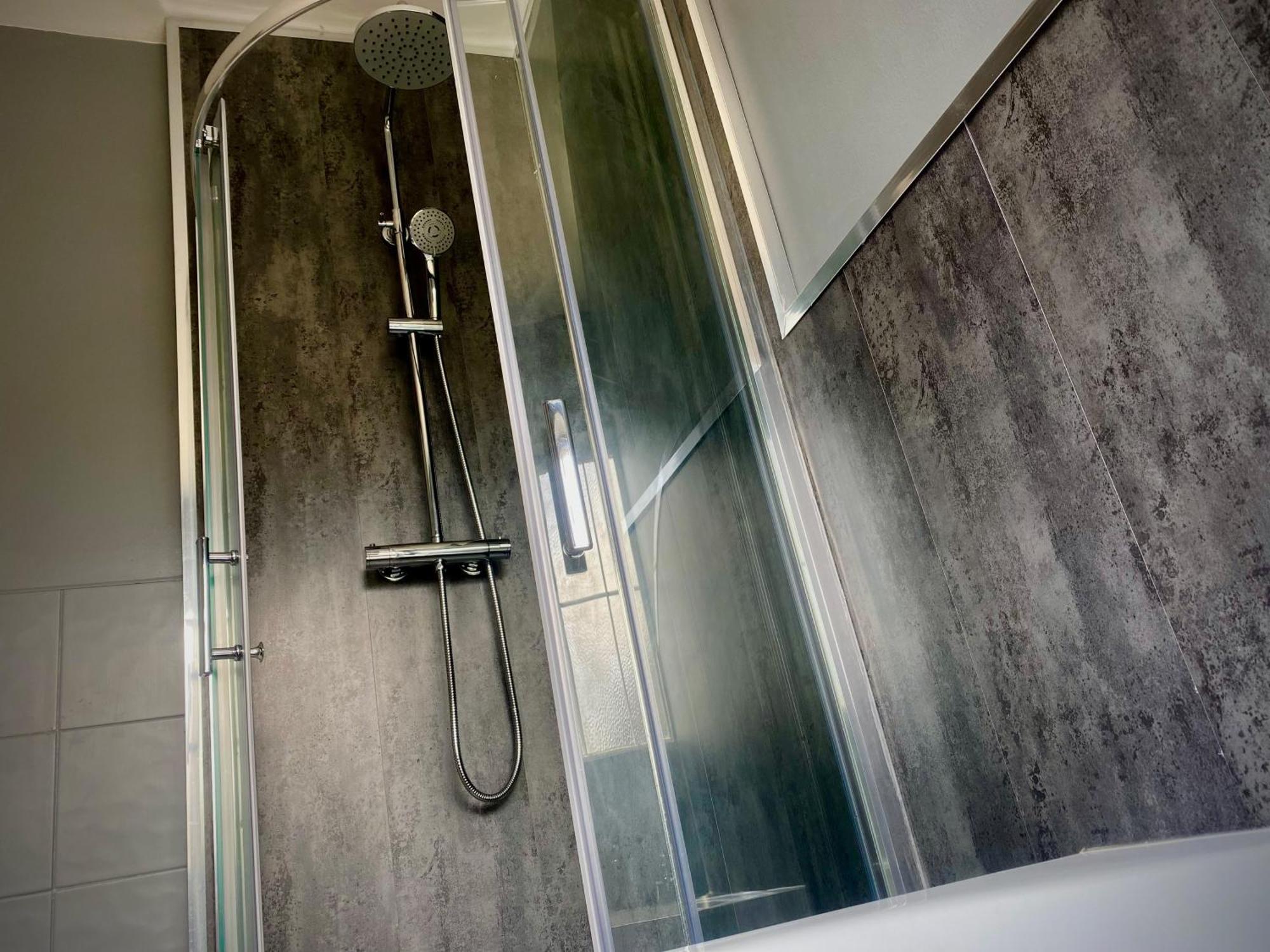 Sleeps10-Parking-Garden-Hottub-Petfriendly Villa แบล็คพูล ภายนอก รูปภาพ