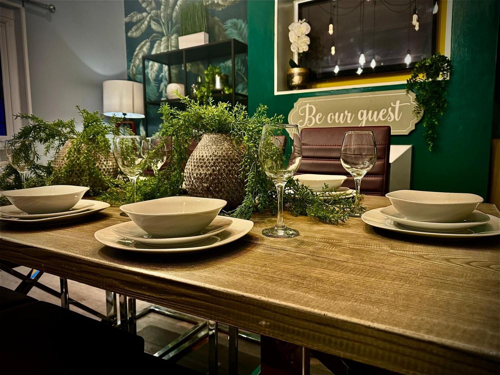 Sleeps10-Parking-Garden-Hottub-Petfriendly Villa แบล็คพูล ภายนอก รูปภาพ